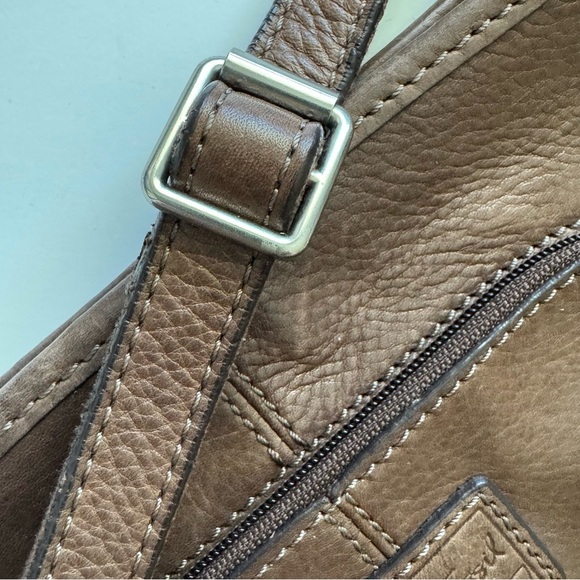 Fossil Y2K Brown Leather Crossbody Bag - Picture 10 of 15